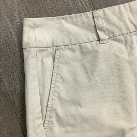 Women's Ann Taylor Loft 6 Small Shorts Chino Khakis Cream Cotton High Rise NWOT - Picture 4 of 9